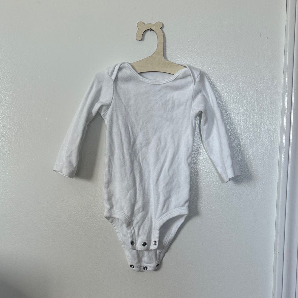 5/$25 Carter's Soft White Long Sleeve Bodysuit